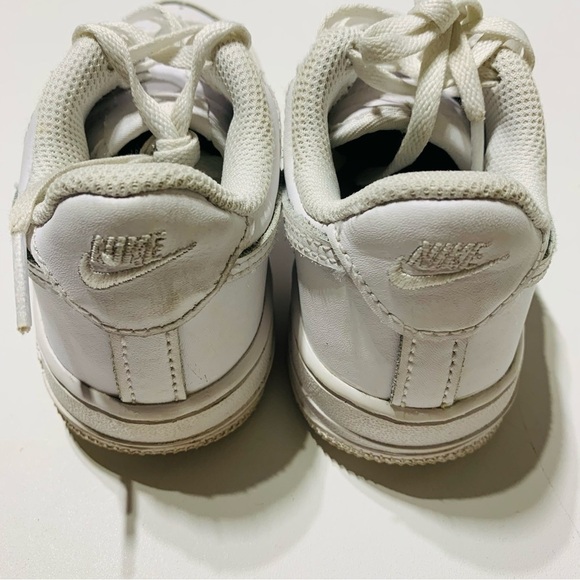 Nike all white low top sneakers - Picture 5 of 6